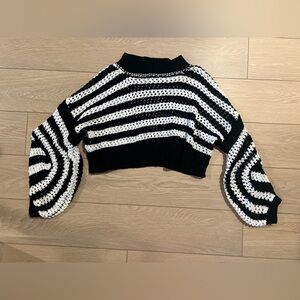 POL black and white cropped knit sweater size small